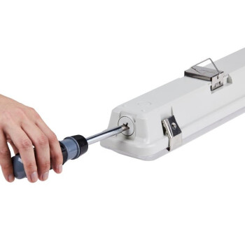 DOTLUX LED-Feuchtraumleuchte MISTRALsensor IP66 1540mm 39W Powerselect 4000K gefrostet mit Radarsensor