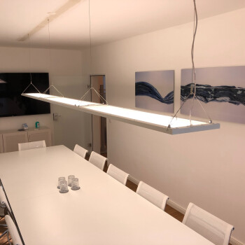 realLED LED Büro Pendelleuchte Hängeleuchte Minerva 120x30cm, 54W, versch. Lichtfarben, dimmbar, UGR<19, inkl. Abhängung