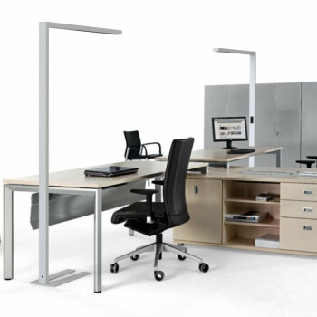 RealLED LED Stehleuchte Officeflow 80W tageslichtabhängige Dimmung ideal fürs Büro 4000 K Neutralweiß Silber